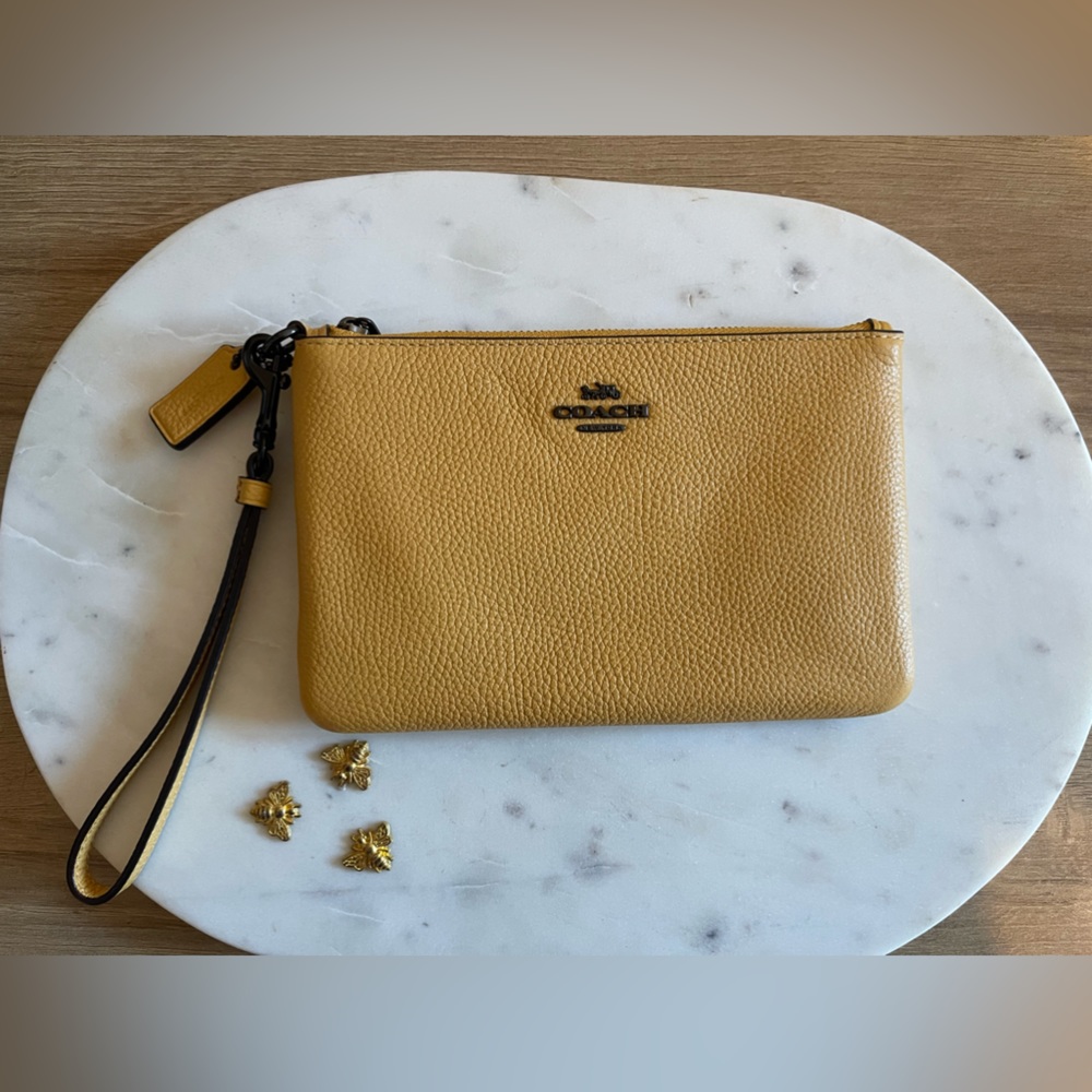 Coach Large Single Zip Wristlet